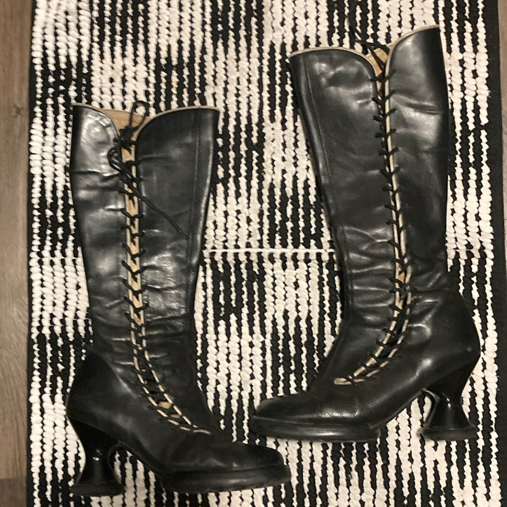 John Fluevog Minis Sugar Black Leather Lace Up Knee High Boots 6?
